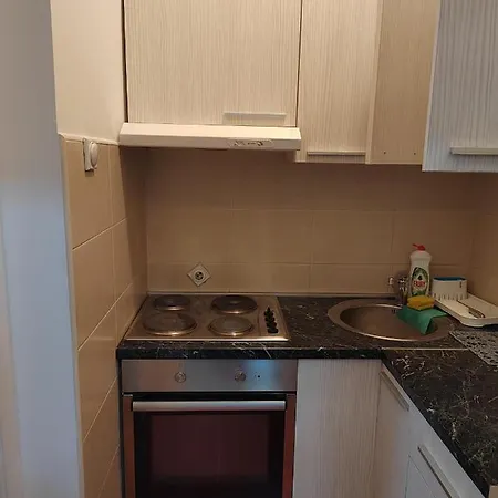 Queen 3 Apartment *